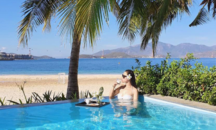 MC Minh Hà khoe vóc dáng không tì vết ở tuổi 34