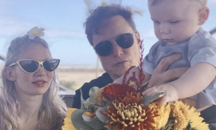 Lần hiếm hoi tỷ phú Elon Musk khoe ảnh chụp cùng bạn gái và con trai