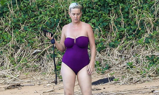 Katy Perry phát tướng sau sinh, thân hình nặng nề, da rạn đến khó tin