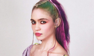 Bạn gái kém 16 tuổi phát triển công việc sau khi yêu Elon Musk