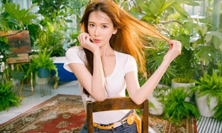 Lâm Chí Linh trẻ đẹp, thon thả khó tin ở tuổi U50