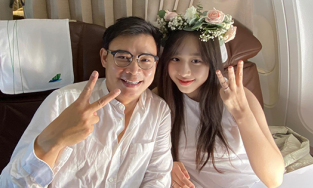 Mỹ nhân VTV được triệu phú hơn 16 tuổi cầu hôn trên máy bay là ai?