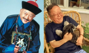 'Hòa Thân' Vương Cương tuổi 73: Cơ ngơi nghìn tỷ, hạnh phúc bên vợ kém 20 tuổi