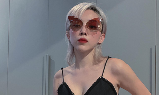 Tóc Tiên đem túi hiệu đi bán đại hạ giá để quyên góp từ thiện