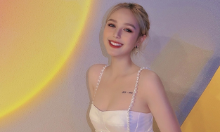 Xoài Non bức xúc đáp trả khi bị chỉ trích tham lam vì tích trữ đồ ăn