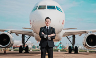 Cơ trưởng điển trai nhất Việt Nam thẳng thắn đáp trả nghi vấn 'ngành hàng không dễ ngoại tình'