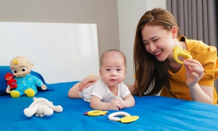 Có giúp việc, vợ JustaTee vẫn tự trông 2 con cho yên tâm và đúng ý