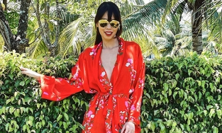 Hà Anh lên đồ, trang điểm, xịt nước hoa chỉ để vào bếp nấu ăn cũng vui 