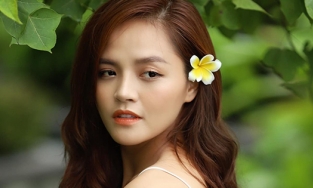 Thu Quỳnh tự chúc mừng sinh nhật chính mình, lại là dòng trạng thái nửa đêm