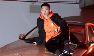 Fanboy số 1 của Ngọc Trinh - rich kid Gia Kỳ ở nhà 180 tỷ, đi xe Maybach là ai?