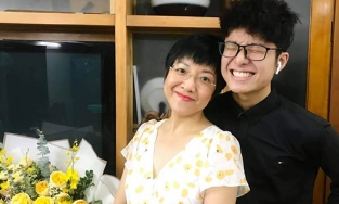 Con trai Công Lý đưa mẹ lên phố mua quà sinh nhật 'sang chảnh' với 123k