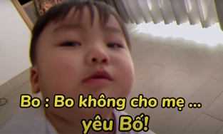 Bé Bo nhà Hòa Minzy làm 'tình địch' công khai, không cho bố hôn mẹ