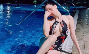 Đi bơi cùng con trai, Lệ Quyên cũng khoe dáng bạo hết cỡ