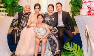 Ông xã NSND Hồng Vân một tay chăm sóc 2 con riêng của vợ suốt 20 năm, được các con gọi là ông Bụt 