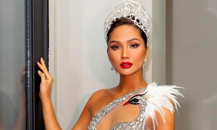 H'Hen Niê kỷ niệm 4 năm đăng quang, phải làm 1 việc quan trọng trước khi tổ chức tiệc ăn mừng