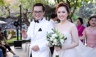 NSND Trung Hiếu cảm thấy lấy vợ kém 19 tuổi khi đã 45 'vẫn còn là sớm'