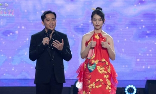 Hôm qua sao làm gì (9/2): Khánh Vy học mẹo dẫn chương trình từ Trấn Thành