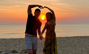 Hôm qua sao làm gì (2/3): Vợ chồng Bình Minh lãng mạn sau hơn 10 năm hôn nhân