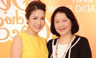 Diva Mỹ Linh tả 7749 bước làm bún thang của mẹ chồng, con dâu 'thái miếng không mỏng là chết với bà'