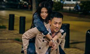 Lâm Phong tình tứ với “thiên thần nội y” Hong Kong trong siêu phẩm hình sự mới của TVB