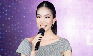 Á hậu học giỏi Phương Anh thành BTV của VTV