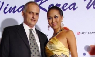 Phi Thanh Vân so sánh 2 chồng cũ: người văn minh nên ly dị vẫn còn tình nghĩa, người không còn gì