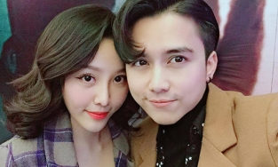 Hôm qua sao làm gì (30/3): Vợ Mạnh Quân chê chồng đóng cảnh nóng 'không tới'