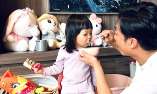 Hôm qua sao làm gì (11/4): Cường Đô La làm 'vú em' ngày lễ