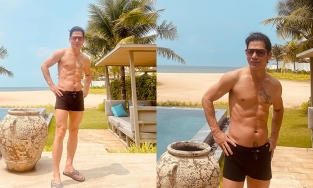 U50 Trần Bảo Sơn tự tin cởi áo, khoe cơ bụng 6 múi cuồn cuộn