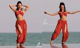 Angela Phương Trinh đăng clip múa bụng bốc lửa trên TikTok, lộ rõ cơ bụng 6 múi săn chắc