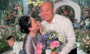 Cuộc sống ngập trong ngôn tình của cô giáo Văn Thùy Dương sau khi tái hôn và làm mẹ ở tuổi 50