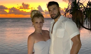 Britney Spears sảy thai sau 1 tháng báo tin mang bầu