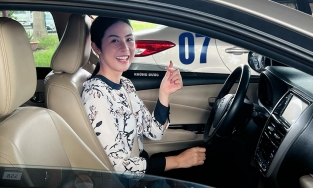 Hôm qua sao làm gì (30/5): Hoa hậu Ngọc Hân đỗ bằng lái xe ôtô điểm tuyệt đối