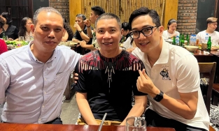 Bà xã Công Lý lại xúc động lúc nửa đêm chỉ vì một nụ cười của chồng khi được quay lại đóng phim