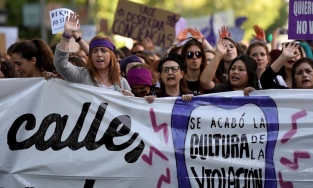 'Yêu' người 17 tuổi ở Tây Ban Nha có bị phạt tù không? 