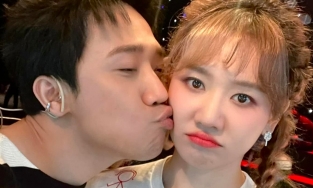 Trấn Thành đăng ảnh hôn má Hari Won sau khi phủ nhận ly hôn