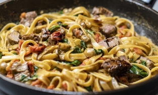 Pasta có gì khác Spaghetti ? Tại sao lại có đến hàng trăm loại Pasta trong ẩm thực Ý ?