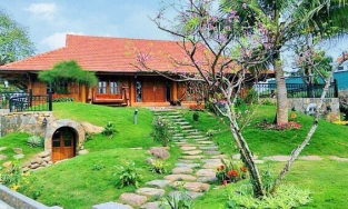 Ngắm ngôi nhà vườn hoành tráng của danh hài Xuân Bắc