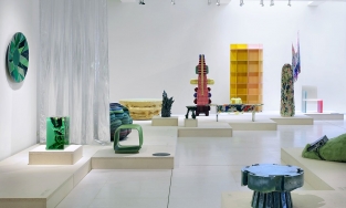 Triển lãm đa dạng sắc màu tôn vinh hoạ sỹ kỳ tài Van Eyck