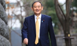 Tân Thủ tướng Nhật Bản: 71 tuổi, mỗi ngày gập bụng 200 cái