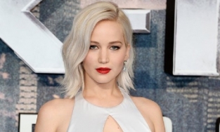 Jennifer Lawrence thông báo mang thai ngay trước thềm phim đóng với Leonardo DiCaprio khởi chiếu