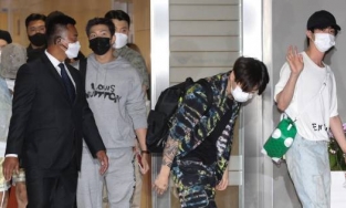 BTS xuất hiện tại sân bay để lên đường sang Mỹ dự hội nghị LHQ