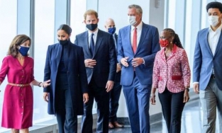 Harry và Meghan vẫn được tiếp đón như người Hoàng gia khi đến thăm New York