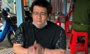 Nhâm Hoàng Khang lên mạng nói 'đạo lý' chỉ vài giờ trước khi bị bắt 
