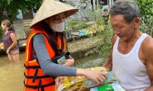 Chủ tịch Hội Chữ thập đỏ từng cảnh báo Thủy Tiên về chuyện từ thiện 