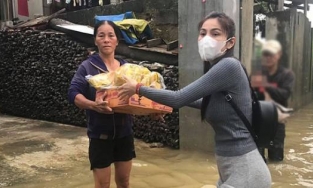 YouTuber khẳng định bị Thủy Tiên bắt gỡ các clip từ thiện miền Trung