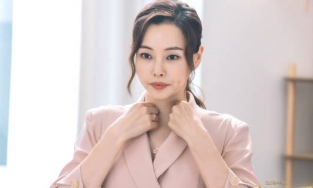 'Hoa hậu đẹp nhất Hàn Quốc' Honey Lee bỏ ăn chay trường sau 12 năm