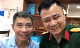 Tự Long đăng ảnh chụp cùng Công Lý, tiết lộ phần nào sức khoẻ 'cô Đẩu'