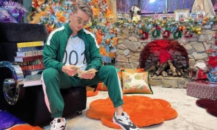 Đàm Vĩnh Hưng cosplay 'Squid Game' đêm Halloween, ẩn ý về lùm xùm từ thiện