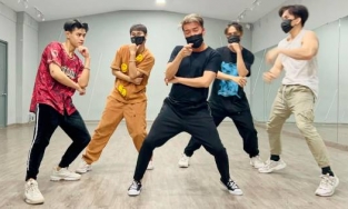 Đàm Vĩnh Hưng vui vẻ đi quay MV mới bỏ lại lùm xùm từ thiện và đời tư phía sau